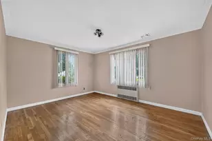 146 Longwood Ave, Westbury, NY 11590 - Photo 23