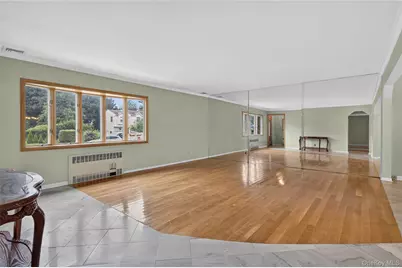 146 Longwood Avenue, Westbury, NY 11590 - Photo 7