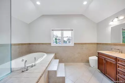 6 Garden Circle, Syosset, NY 11791 - Photo 23