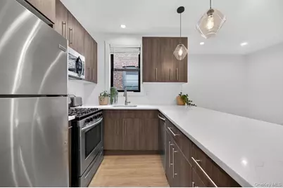 91 Mineola Boulevard #A, Mineola, NY 11501 - Photo 9