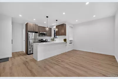 91 Mineola Boulevard #A, Mineola, NY 11501 - Photo 5