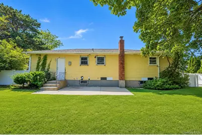 334 Robbins Street, Lindenhurst, NY 11757 - Photo 7