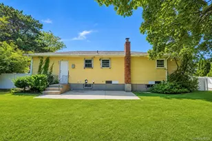 334 Robbins St, Lindenhurst, NY 11757 - Photo 7