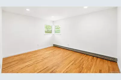 334 Robbins Street, Lindenhurst, NY 11757 - Photo 15