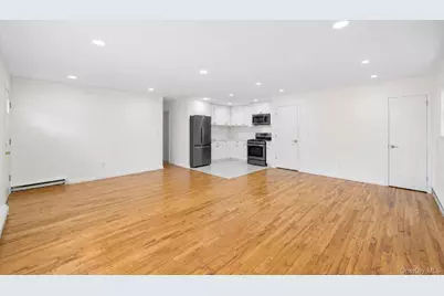 334 Robbins Street, Lindenhurst, NY 11757 - Photo 11