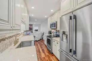 42 Summerfield Ct, Deer Park, NY 11729 - Photo 9