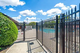 42 Summerfield Ct, Deer Park, NY 11729 - Photo 19