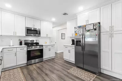 159 Pauls Path, Coram, NY 11727 - Photo 9