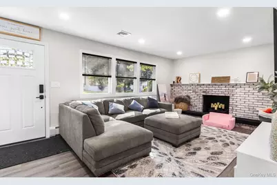 159 Pauls Path, Coram, NY 11727 - Photo 5