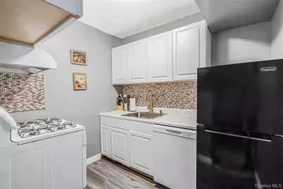 78 Artist Lake Drive, Middle Island, NY 11953 - Photo 9