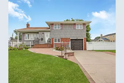 162 Washington Street, Farmingdale, NY 11735 - Photo 1