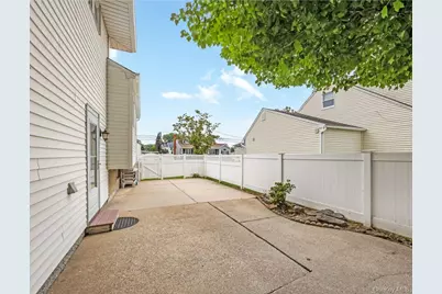 162 Washington Street, Farmingdale, NY 11735 - Photo 21