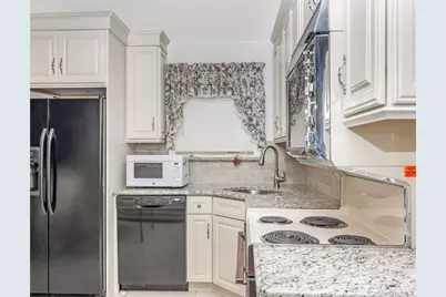 162 Washington Street, Farmingdale, NY 11735 - Photo 11