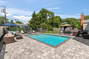 41 Longstreet Dr, Lake Grove, NY 11755 - Photo 37