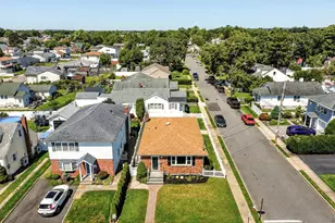 12 Grant Ave, Bethpage, NY 11714 - Photo 3