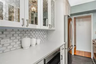 100 Randall Ave, Freeport, NY 11520 - Photo 17