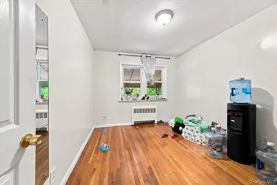 1405 E 233rd Street, Bronx, NY 10466 - Photo 5