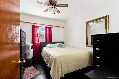 2546 Laconia Avenue, Bronx, NY 10469 - Photo 15