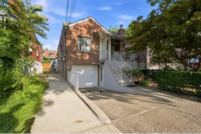 2546 Laconia Avenue, Bronx, NY 10469 - Photo 1