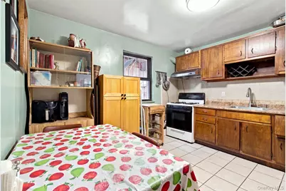 2546 Laconia Avenue, Bronx, NY 10469 - Photo 19
