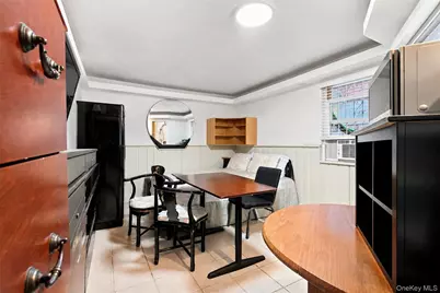 2546 Laconia Avenue, Bronx, NY 10469 - Photo 27