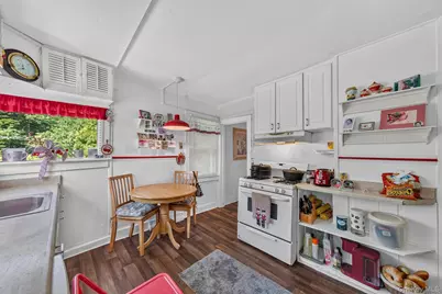 295 Baxtertown Road, Fishkill, NY 12524 - Photo 11