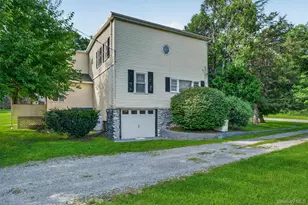 295 Baxtertown Rd, Fishkill, NY 12524 - Photo 5