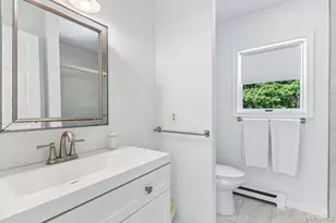 4 Wooded Ln, Hampton Bays, NY 11946 - Photo 21