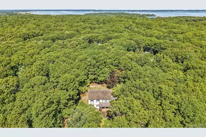 4 Wooded Lane, Hampton Bays, NY 11946 - Photo 37