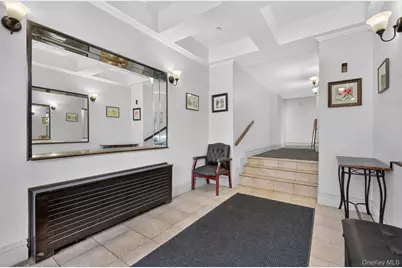 20 Hill Park Avenue #1F, Great Neck, NY 11021 - Photo 5