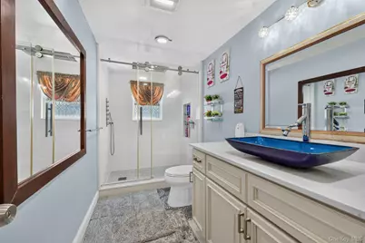 142 N 27th Street, Wheatley Heights, NY 11798 - Photo 19