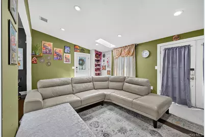 142 N 27th Street, Wheatley Heights, NY 11798 - Photo 13