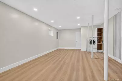 142 N 27th Street, Wheatley Heights, NY 11798 - Photo 25