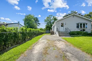 142 N 27th St, Wheatley Heights, NY 11798 - Photo 29