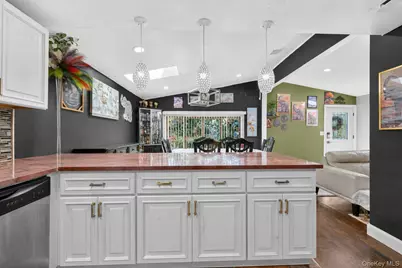 142 N 27th Street, Wheatley Heights, NY 11798 - Photo 7