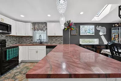 142 N 27th Street, Wheatley Heights, NY 11798 - Photo 5