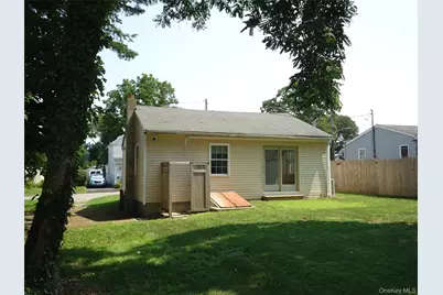 343 Union Avenue, Riverhead, NY 11901 - Photo 5