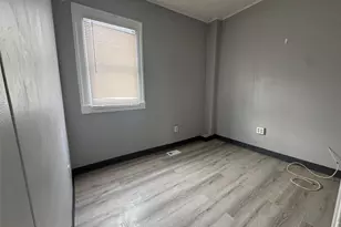 34 Hoffman St, Poughkeepsie, NY 12601 - Photo 5