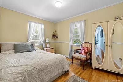 132 Burhans Avenue, Yonkers, NY 10701 - Photo 5