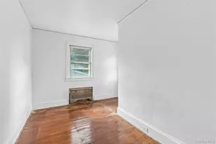 204 Auburn St, East Williston, NY 11596 - Photo 19