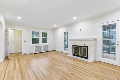 204 Auburn Street, East Williston, NY 11596 - Photo 3
