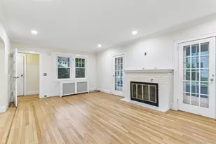 204 Auburn St, East Williston, NY 11596 - Photo 3