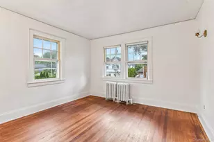 204 Auburn St, East Williston, NY 11596 - Photo 13