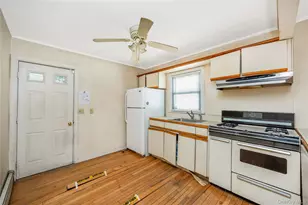 297 16th St, West Babylon, NY 11704 - Photo 9