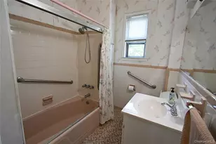 13-13 126th St, College Point, NY 11356 - Photo 19