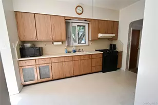 13-13 126th St, College Point, NY 11356 - Photo 13
