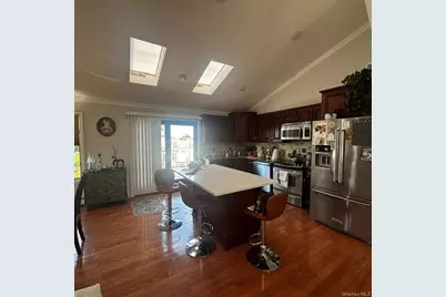 70 Gateway Drive, Copiague, NY 11726 - Photo 15