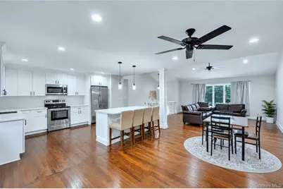 87 Holbrook Road, Centereach, NY 11720 - Photo 3