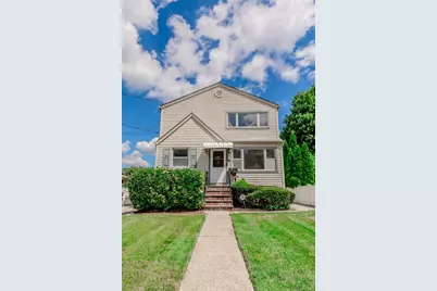 59 Wood Street #2nd Floor, Lynbrook, NY 11563 - Photo 1