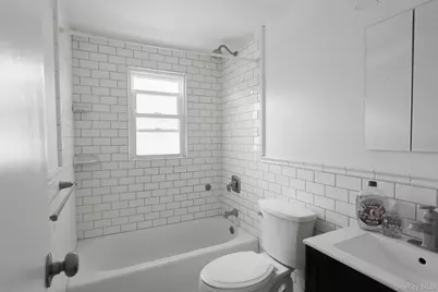 59 Wood Street #2nd Floor, Lynbrook, NY 11563 - Photo 9